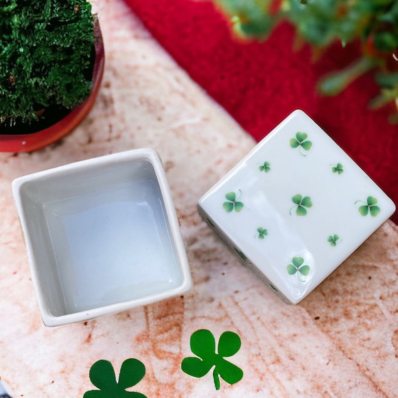 Irish Shamrock Clover Trinket Box Gold Trim - Picture 5 of 11